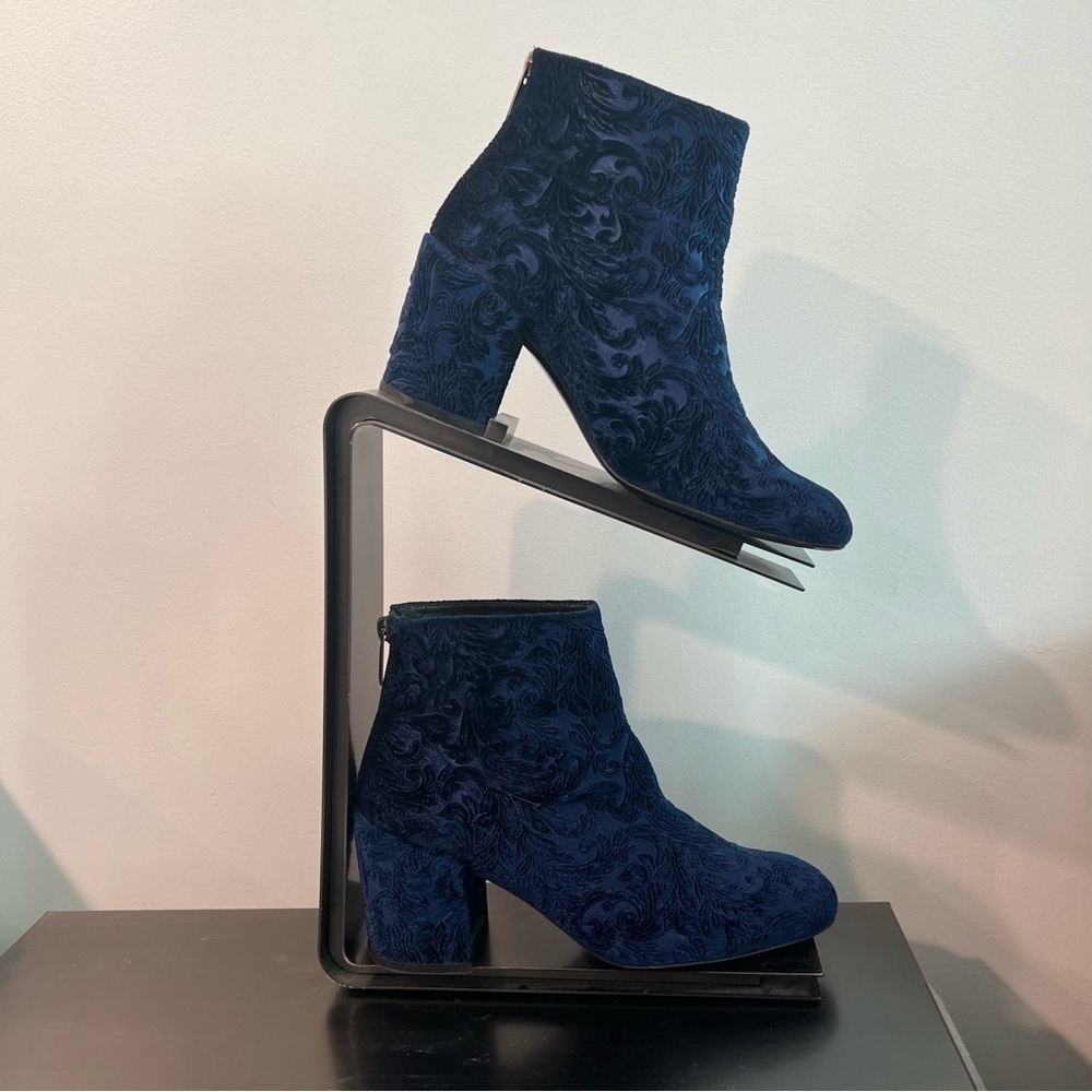 Authentic Stuart Weitzman booties